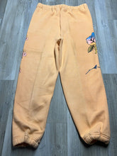 Load image into Gallery viewer, Vintage 90s Rose &amp; Rhinestone Sweatpants – Peach Pink – Size L